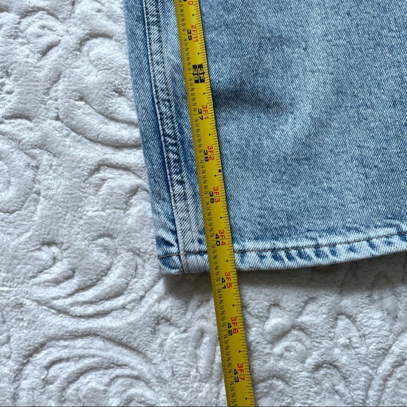H&M 90s Baggy Lightwash Jeans - Picture 7 of 11
